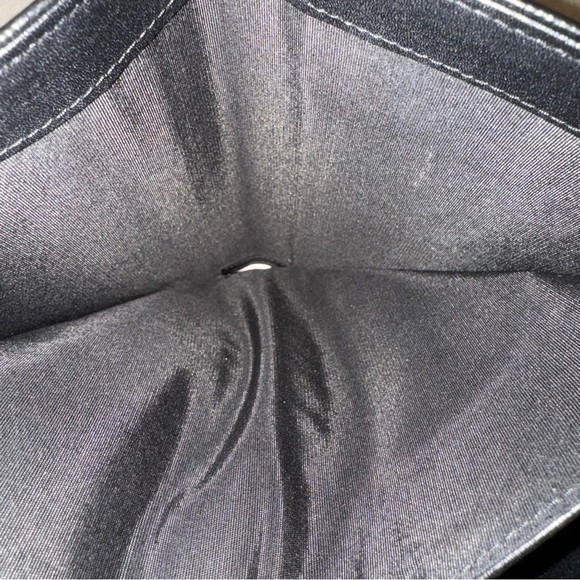 Chanel Sevruga Brilliant CC Black Leather Trifold Wallet - Picture 11 of 16